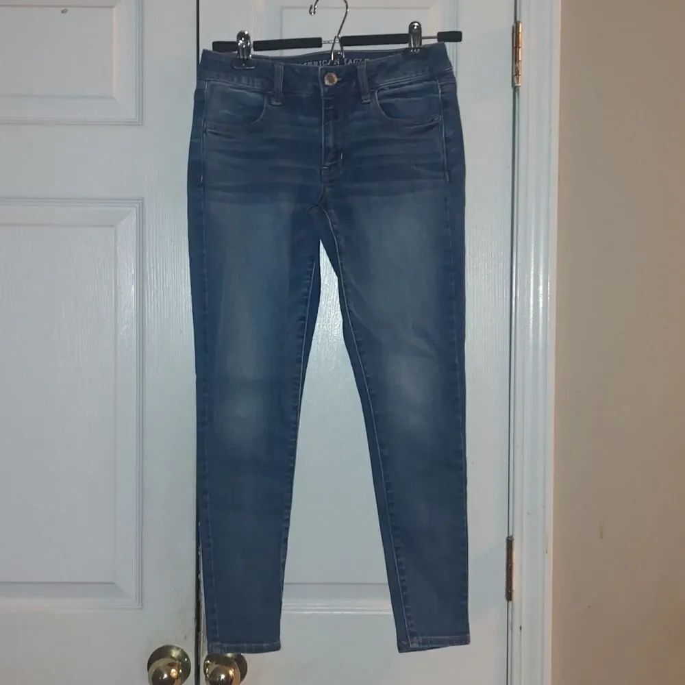 American Eagle  distressed Jeggings  Sz 4
